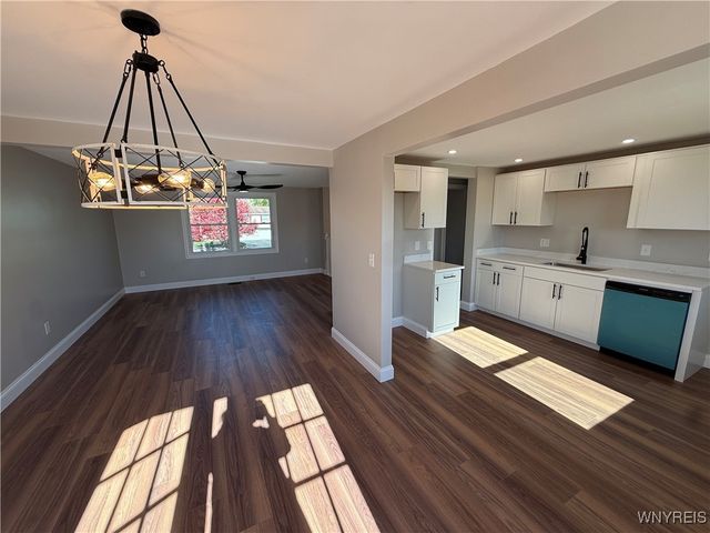 6588 Royal Parkway South, Lockport Town, NY 14094