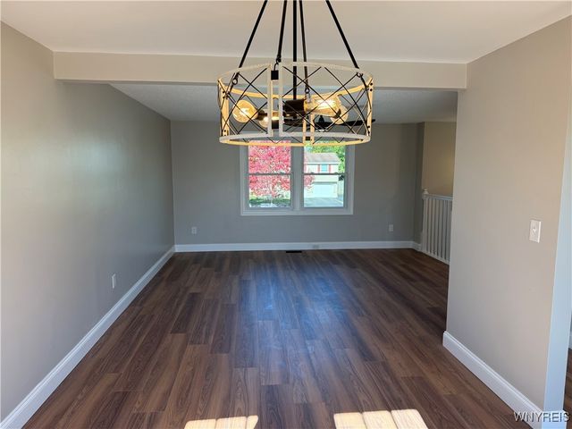 6588 Royal Parkway South, Lockport Town, NY 14094