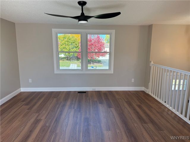 6588 Royal Parkway South, Lockport Town, NY 14094