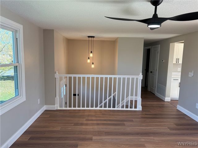 6588 Royal Parkway South, Lockport Town, NY 14094