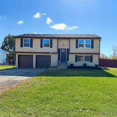 6588 Royal Parkway South, Lockport Town, NY 14094