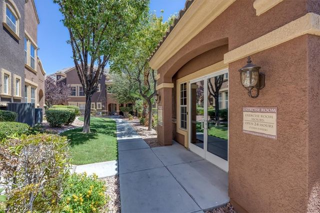 3975 North Hualapai Way 264, Las Vegas, NV 89129