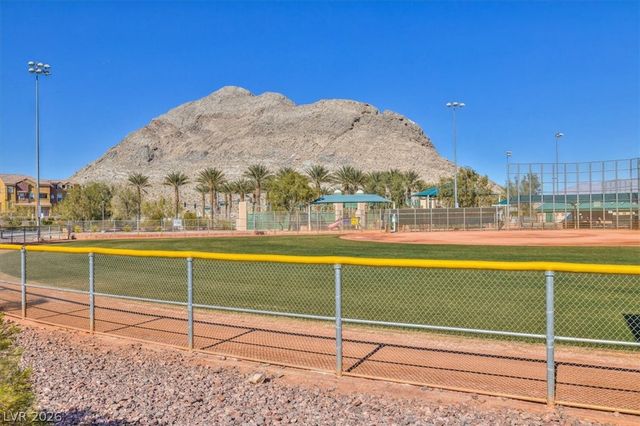 3975 North Hualapai Way 264, Las Vegas, NV 89129
