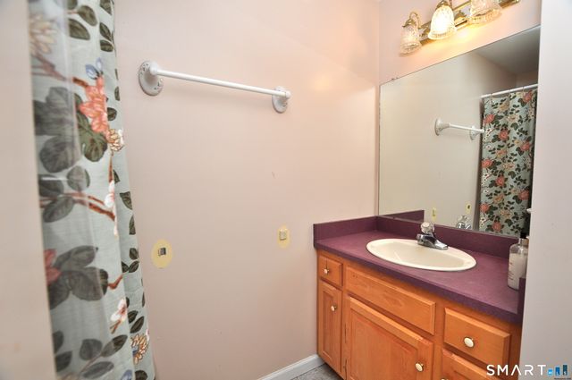 112 Gilbert Lane, South Windsor, CT 06074