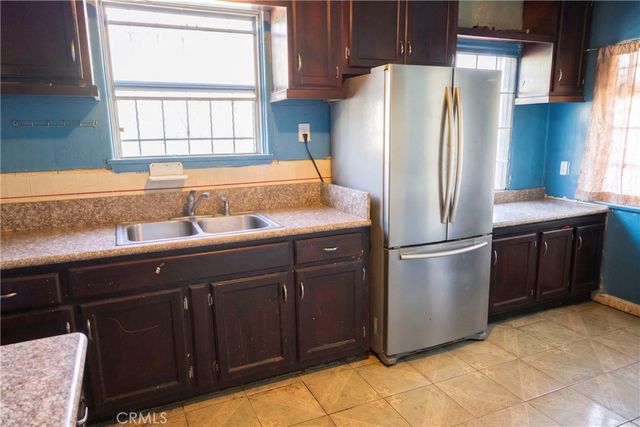 650 W 107th Street, Los Angeles, CA 90044