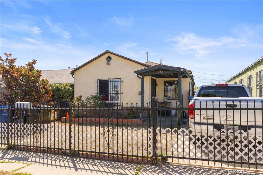650 W 107th Street, Los Angeles, CA 90044