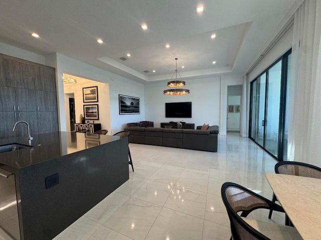 9933 Migration Point, Palm Beach Gardens, FL 33412