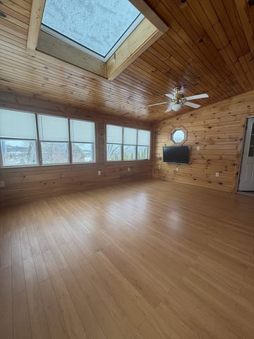 15 Calvin St, Braintree, MA 02184