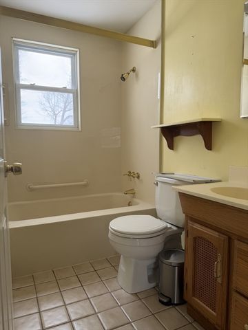 15 Calvin St, Braintree, MA 02184