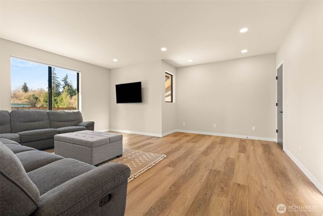 9415 139th Street Ct E, Puyallup, WA 98373