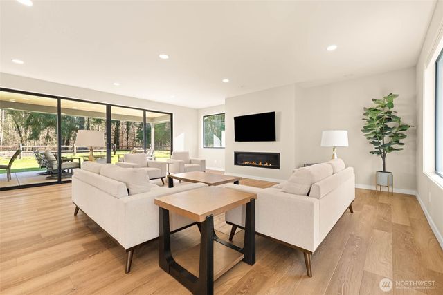 9415 139th Street Ct E, Puyallup, WA 98373