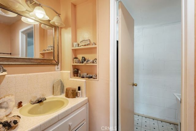 17247 Encina Drive, Lake Elsinore, CA 92530