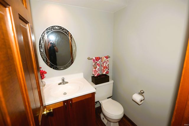 50588 Linden Grove Lane, Granger, IN 46530