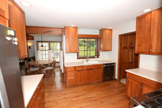 50588 Linden Grove Lane, Granger, IN 46530