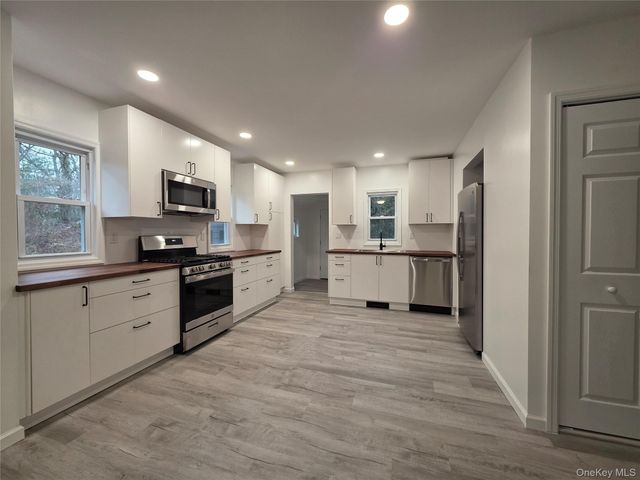 200 Deforest Road, Dix Hills, NY 11746