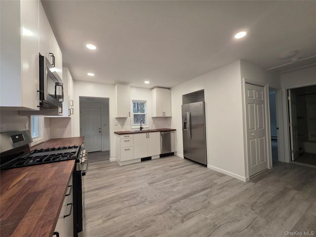 200 Deforest Road, Dix Hills, NY 11746