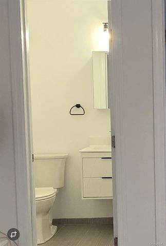 200 Deforest Road, Dix Hills, NY 11746