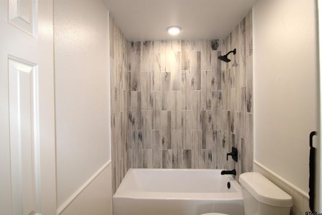 640 Callender Lake Dr, Murchison, TX 75778