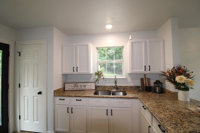 640 Callender Lake Dr, Murchison, TX 75778