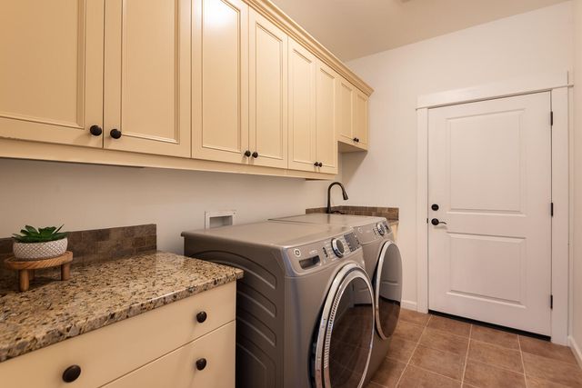 19085 NW Mt Hood Place, Bend, OR 97703