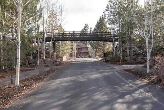 19085 NW Mt Hood Place, Bend, OR 97703