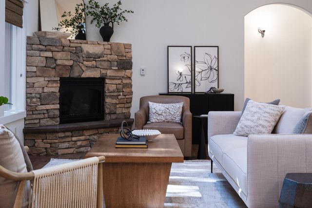 19085 NW Mt Hood Place, Bend, OR 97703