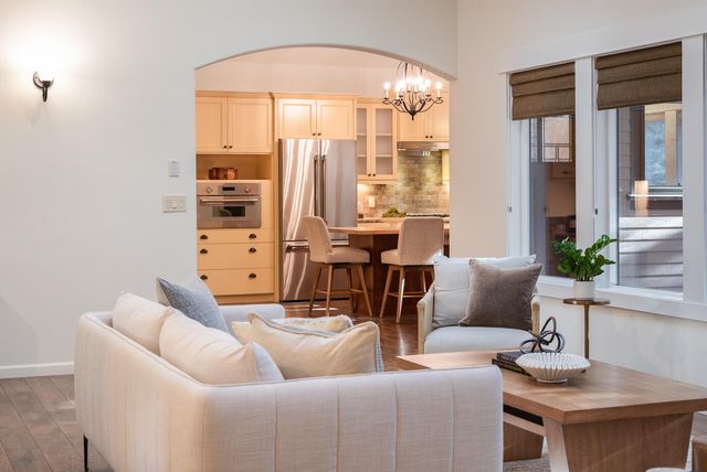 19085 NW Mt Hood Place, Bend, OR 97703