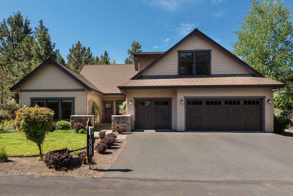 19085 NW Mt Hood Place, Bend, OR 97703