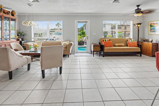 2712 SE 13TH Court, Pompano Beach, FL 33062