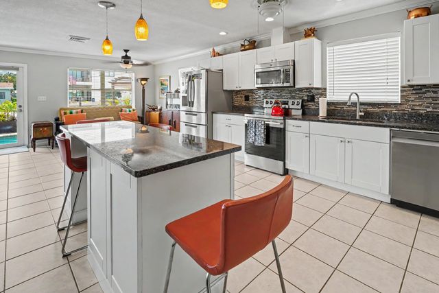 2712 SE 13TH Court, Pompano Beach, FL 33062