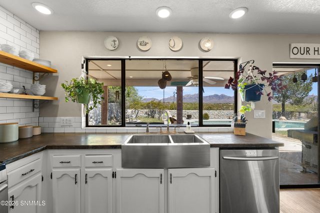 1655 Candlelight Drive, Las Cruces, NM 88011