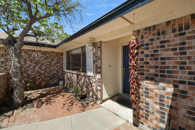 1655 Candlelight Drive, Las Cruces, NM 88011