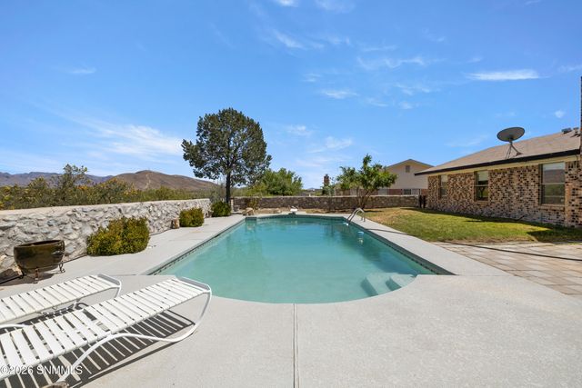 1655 Candlelight Drive, Las Cruces, NM 88011