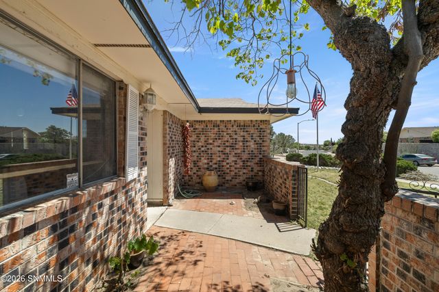 1655 Candlelight Drive, Las Cruces, NM 88011