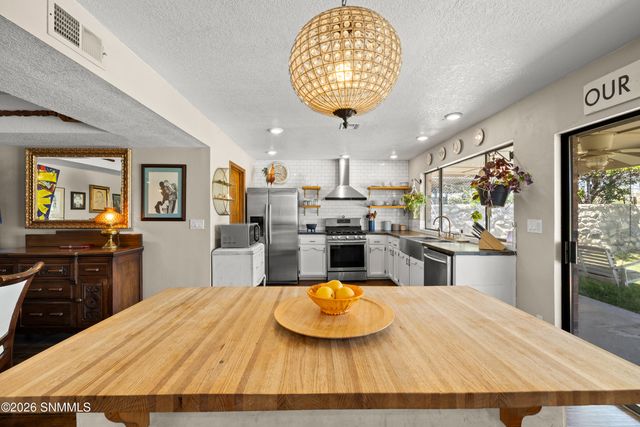 1655 Candlelight Drive, Las Cruces, NM 88011
