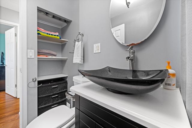 8422 W 45th Street, Lyons, IL 60534