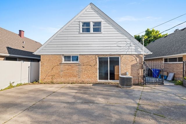 8422 W 45th Street, Lyons, IL 60534