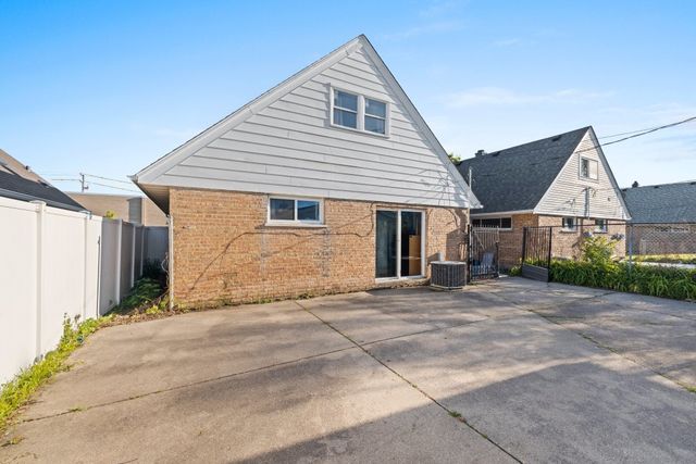 8422 W 45th Street, Lyons, IL 60534