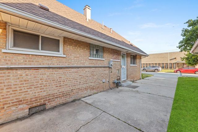 8422 W 45th Street, Lyons, IL 60534
