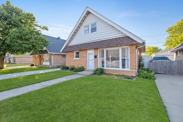 8422 W 45th Street, Lyons, IL 60534