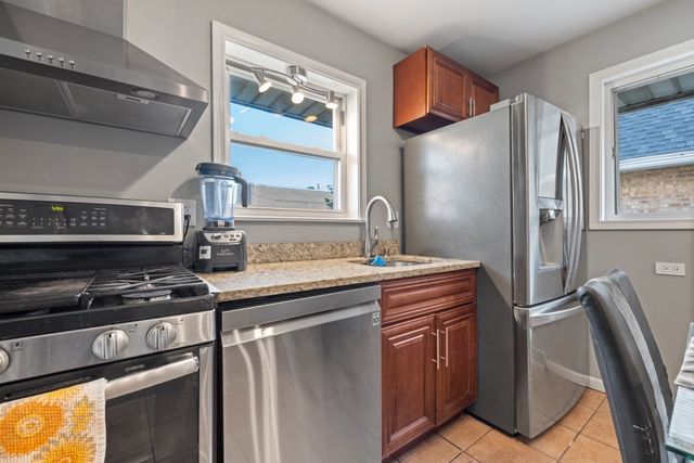 8422 W 45th Street, Lyons, IL 60534