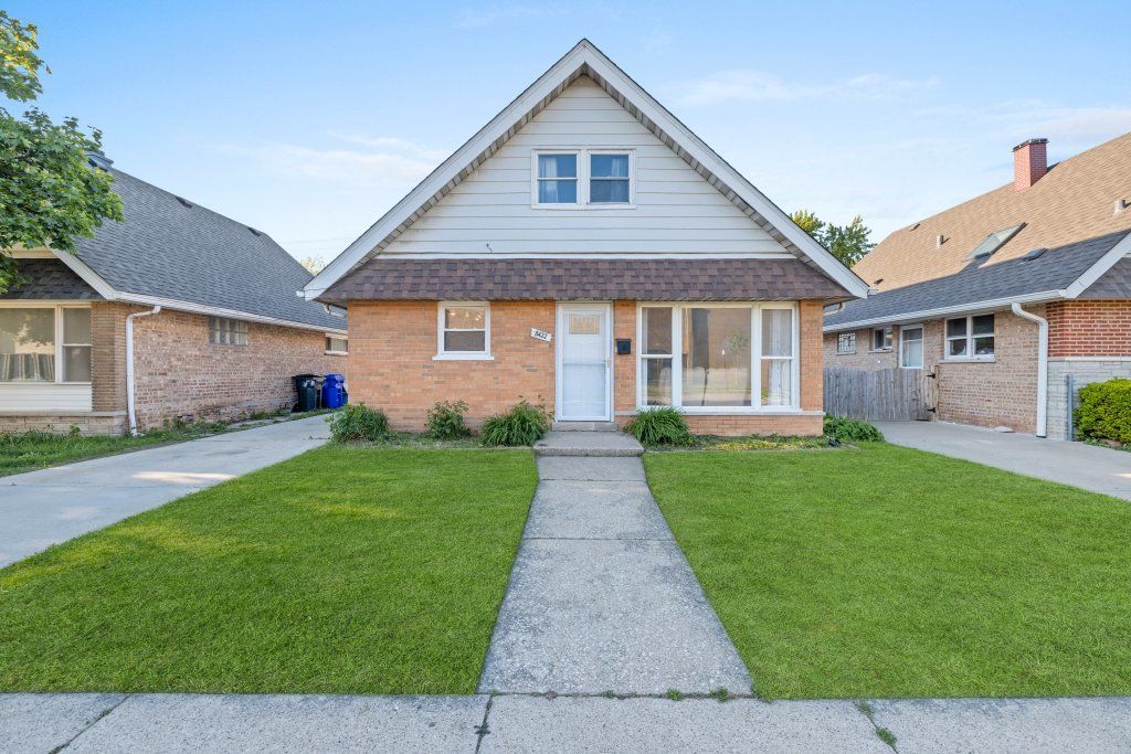 8422 W 45th Street, Lyons, IL 60534