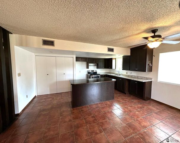 1721 W Camino Soledad, Yuma, AZ 85364
