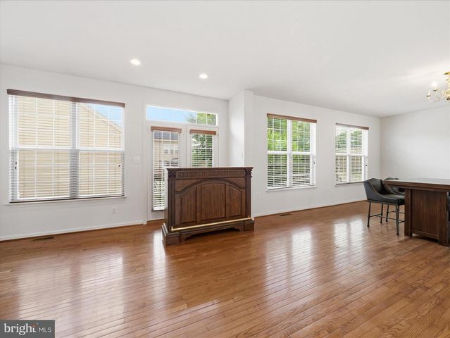 58 BATTLEFIELD DR, Charles Town, WV 25414