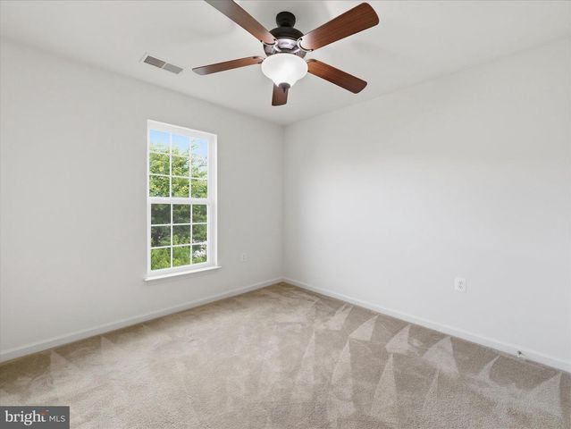 58 BATTLEFIELD DR, Charles Town, WV 25414