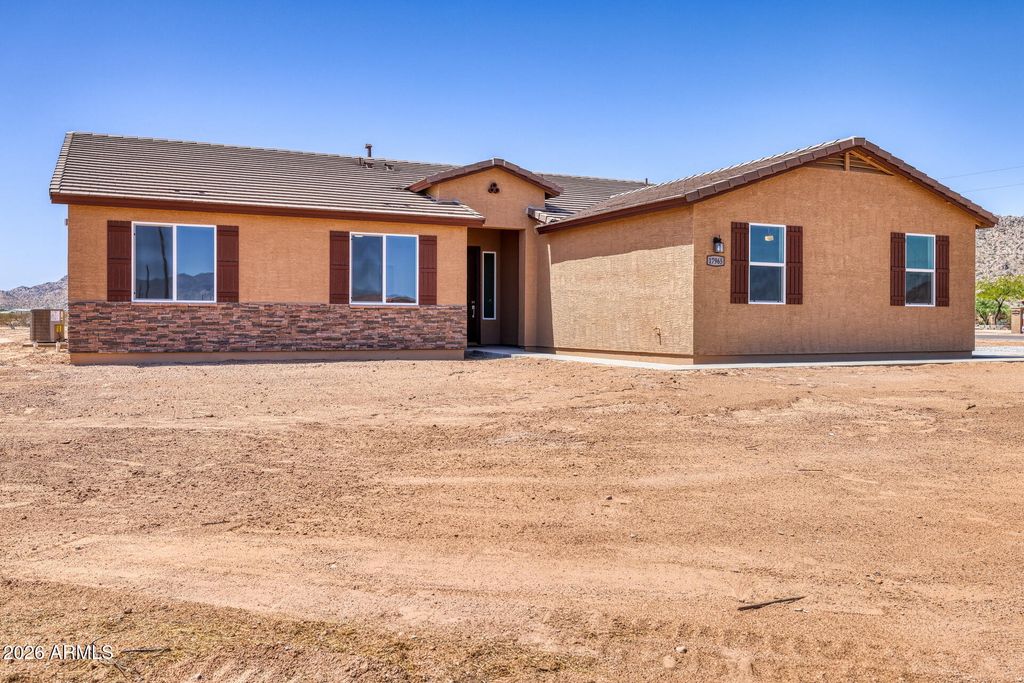 17965 N STONEBLUFF Road, Maricopa, AZ 85139 — photo 2