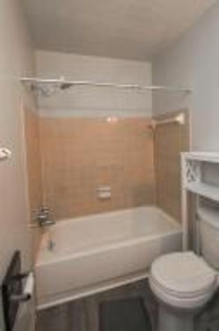 92 Stornoway Drive W, 92B, Columbus, OH 43213