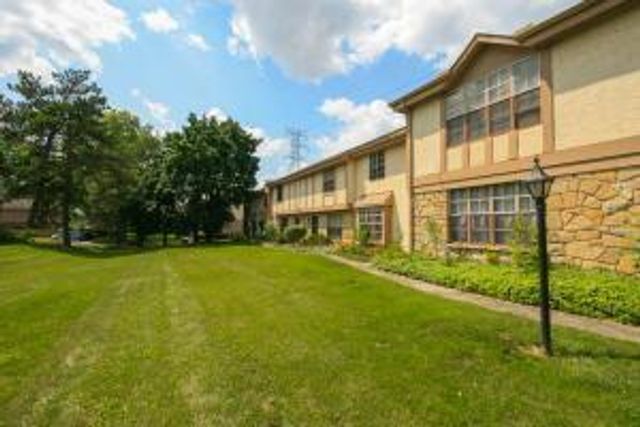 92 Stornoway Drive W, 92B, Columbus, OH 43213