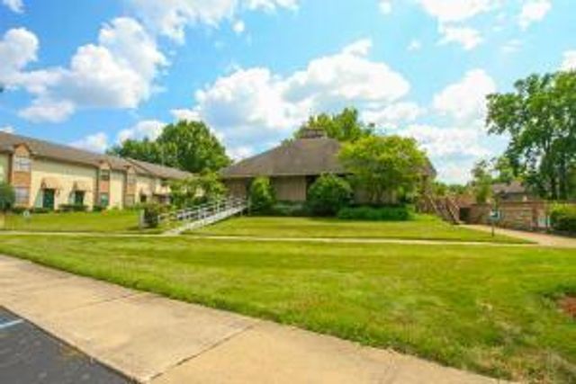 92 Stornoway Drive W, 92B, Columbus, OH 43213