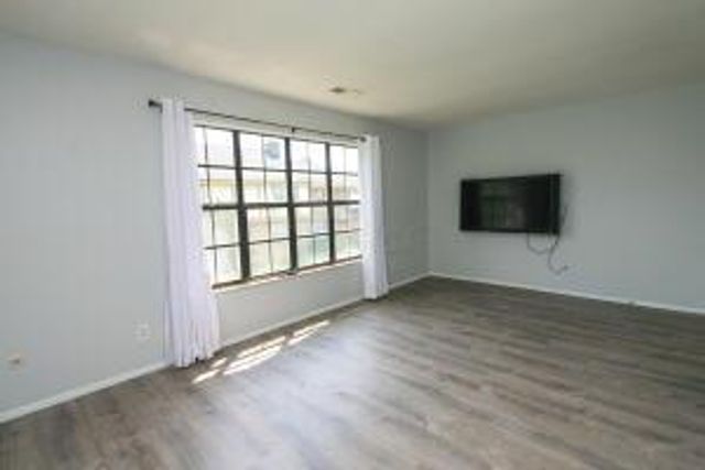 92 Stornoway Drive W, 92B, Columbus, OH 43213